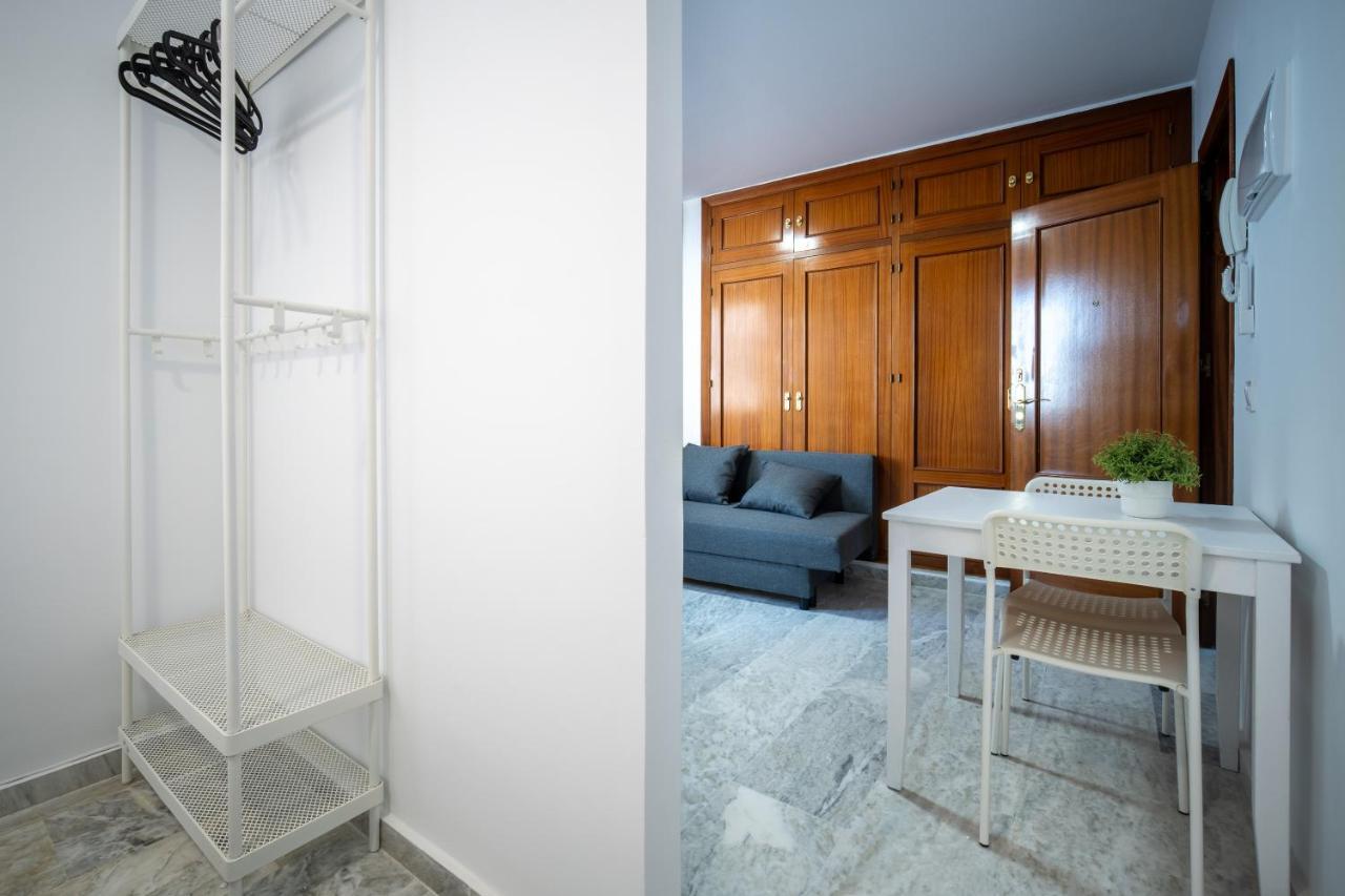 Conjunto De Apartamentos Antiguo Palacio Hotel Paris Уельва Екстер'єр фото