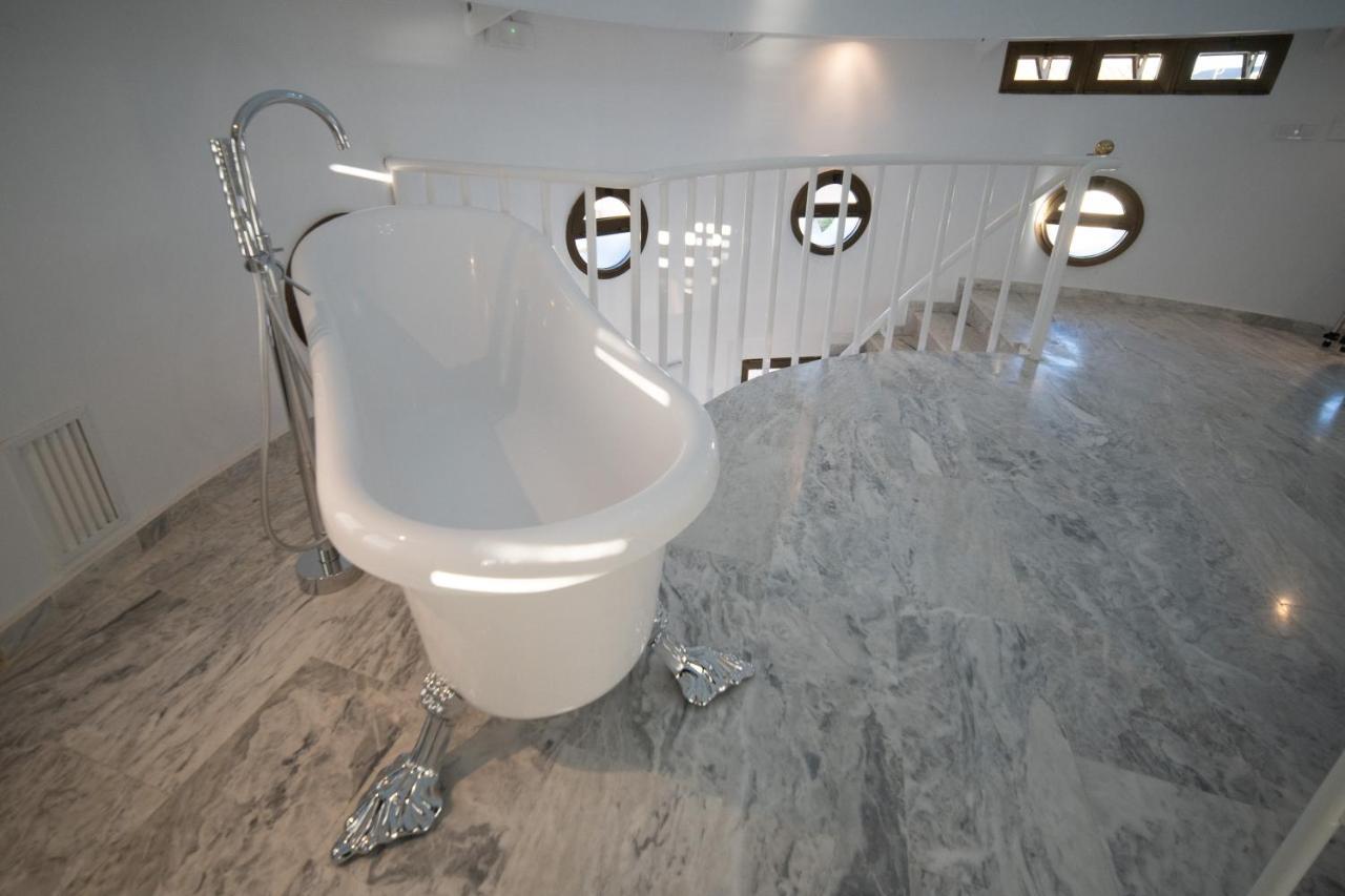 Conjunto De Apartamentos Antiguo Palacio Hotel Paris Уельва Екстер'єр фото