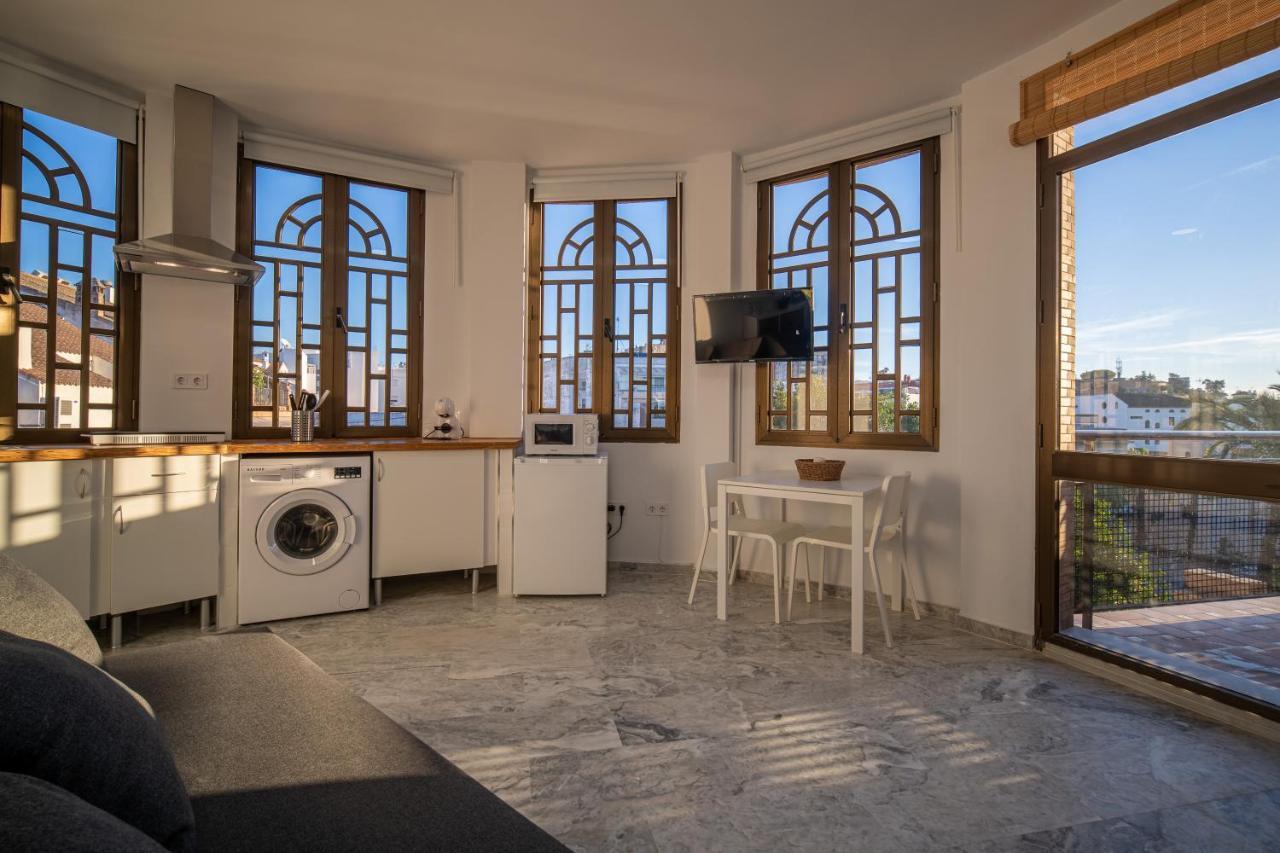 Conjunto De Apartamentos Antiguo Palacio Hotel Paris Уельва Екстер'єр фото
